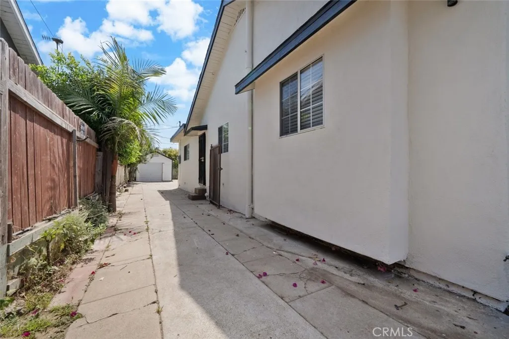 3932 W 64th Street, Inglewood, California 90302 home-pic-28