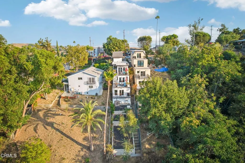 4255 Raynol St Street, Los Angeles, California 90032 home-pic-2