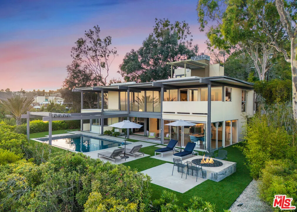 9892 Beverly Grove Dr, Beverly Hills, California 90210, 3 Bedrooms Bedrooms, ,4 BathroomsBathrooms,Residential Lease,For Rent,Beverly Grove Dr,25594405