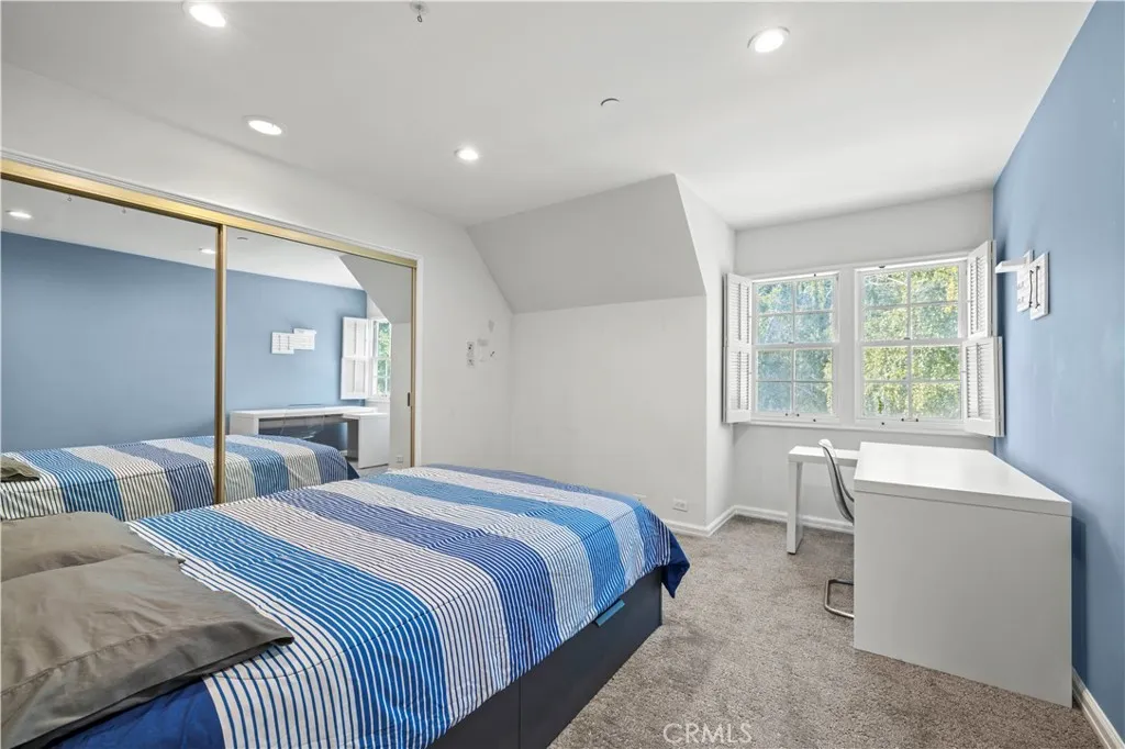 5200 Collier Place, Woodland Hills, California 91364 home-pic-45