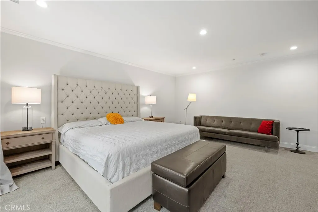 5200 Collier Place, Woodland Hills, California 91364 home-pic-13