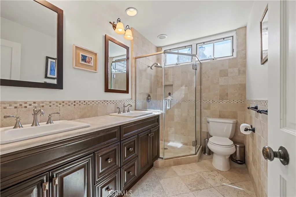 5200 Collier Place, Woodland Hills, California 91364 home-pic-47