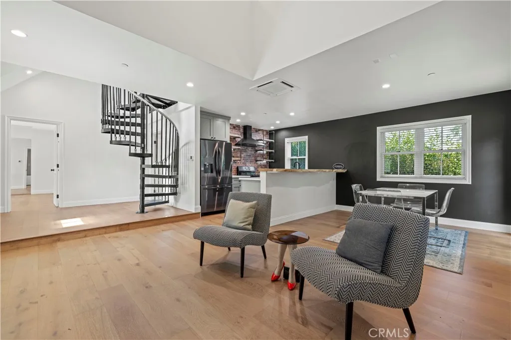 5200 Collier Place, Woodland Hills, California 91364 home-pic-26