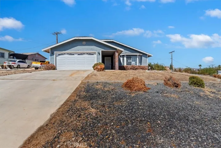 16924 Crestview, Victorville, California 92395