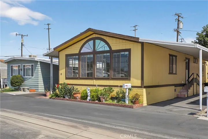 15621 Beach Blvd. #10, Westminster, California 92683