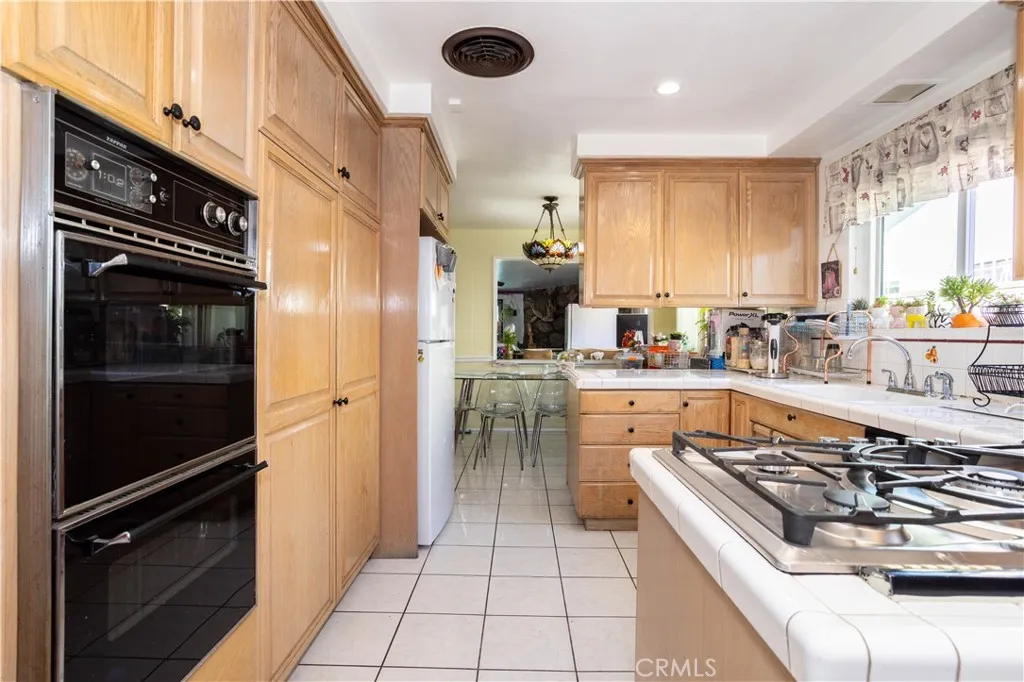 12827 Covello Street, North Hollywood, California 91605 home-pic-15