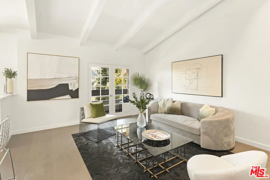 2700 Cahuenga Boulevard 2310, Los Angeles, California 90068 home-pic-1