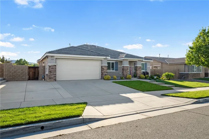 3363 Heliotrop, Hemet, California 92543