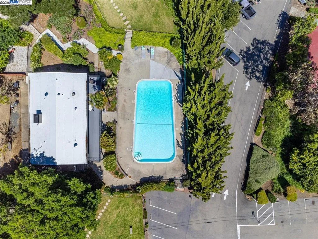 19100 Crest Ave 30, Castro Valley, California 94546 home-pic-43