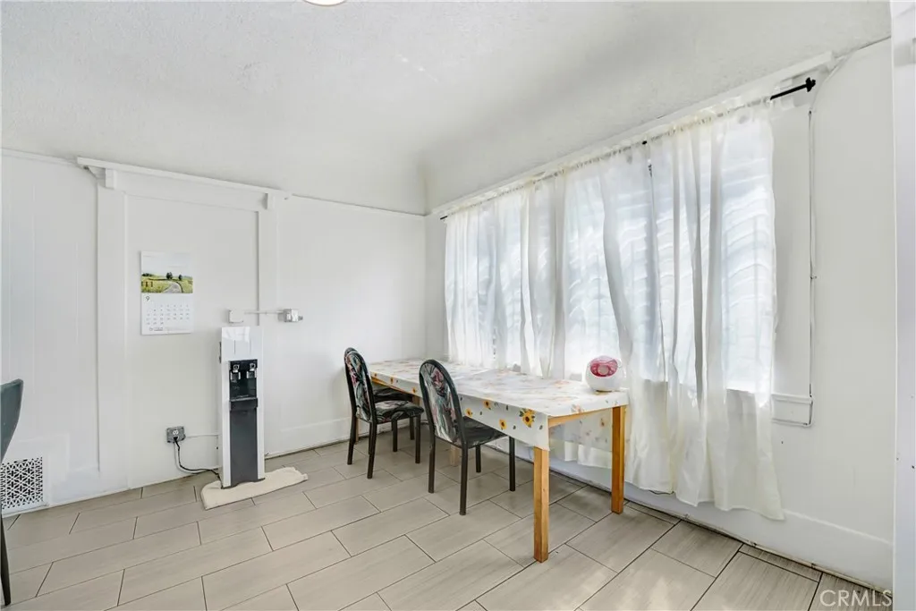 1041 Elden Ave., Los Angeles, California 90006 home-pic-5