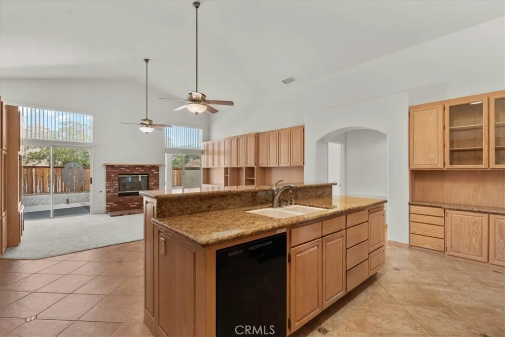 12312 Atoka Lane, Victorville, California 92392 home-pic-13