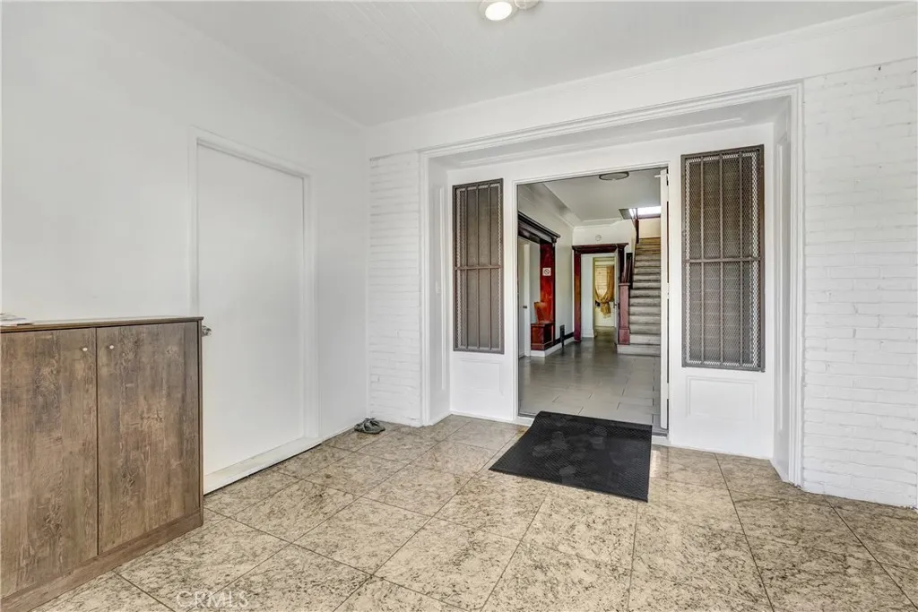 1041 Elden Ave., Los Angeles, California 90006 home-pic-4