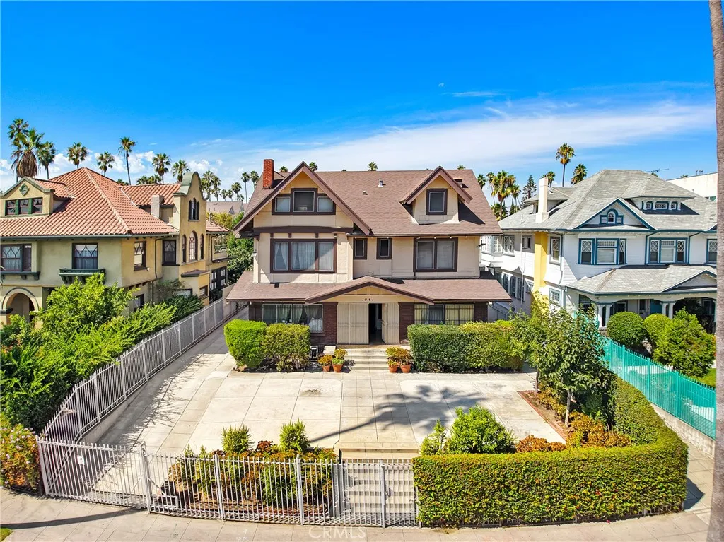 1041 Elden Ave., Los Angeles, California 90006 home-pic-0