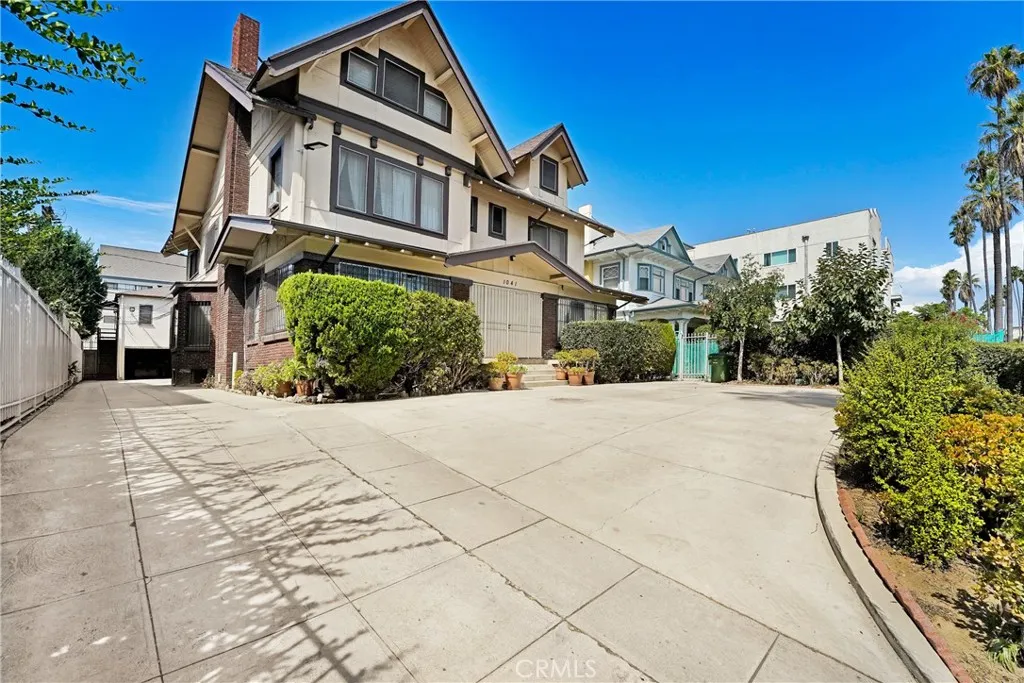 1041 Elden Ave., Los Angeles, California 90006 home-pic-14