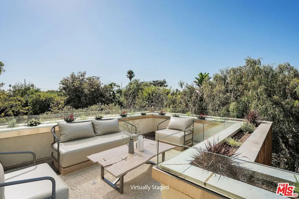 2000 Walnut Avenue, Venice, California 90291 home-pic-24