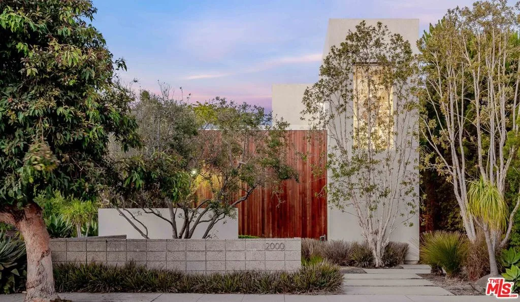 2000 Walnut Avenue, Venice, California 90291 home-pic-0