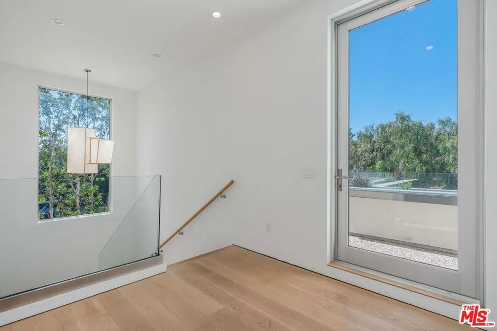 2000 Walnut Avenue, Venice, California 90291 home-pic-22