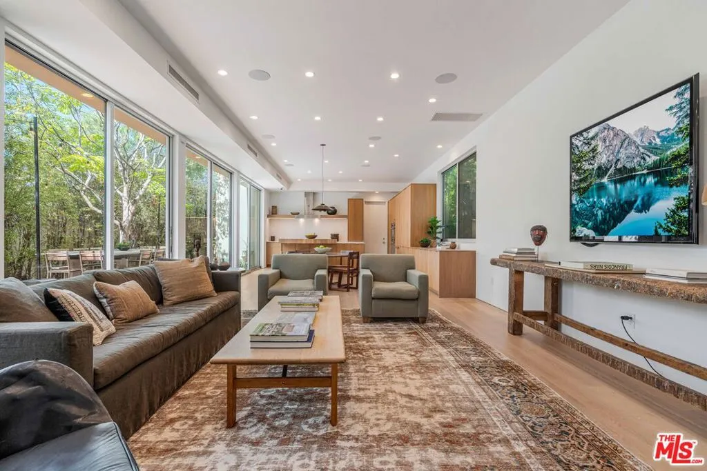 2000 Walnut Avenue, Venice, California 90291 home-pic-5