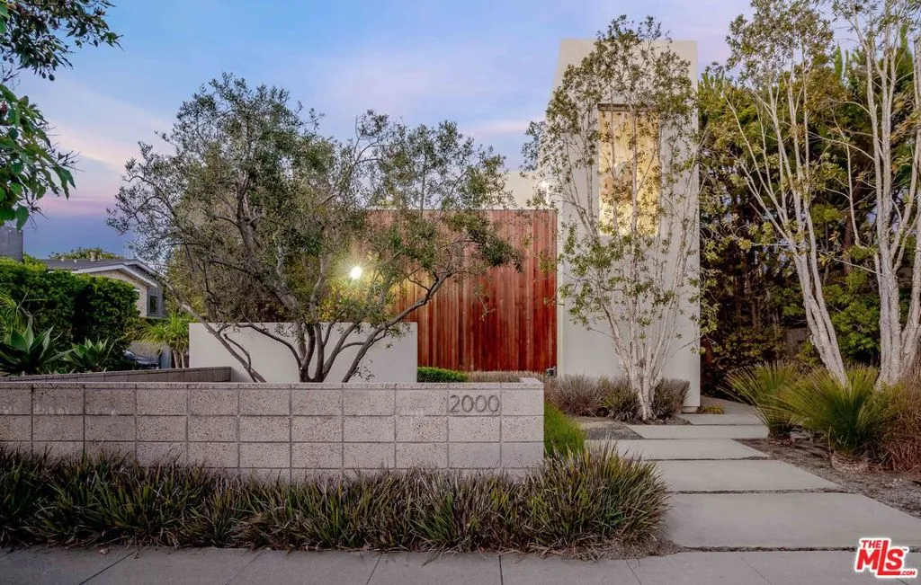 2000 Walnut Avenue, Venice, California 90291 home-pic-2