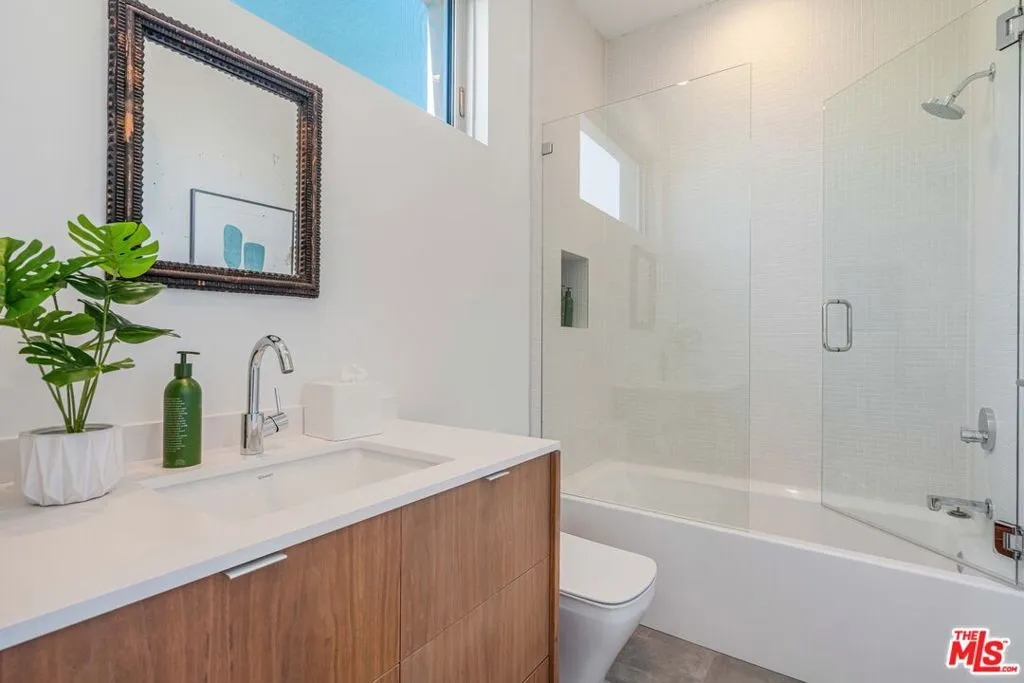 2000 Walnut Avenue, Venice, California 90291 home-pic-33