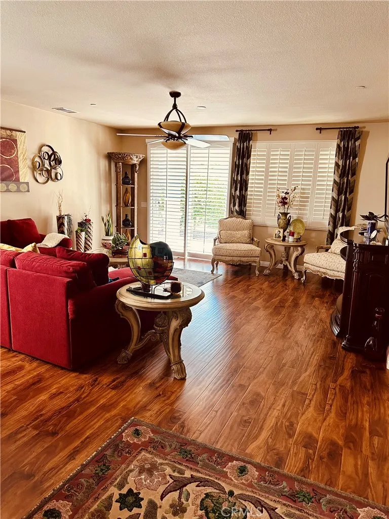 19369 Glaslyn, Apple Valley, California 92308 home-pic-4