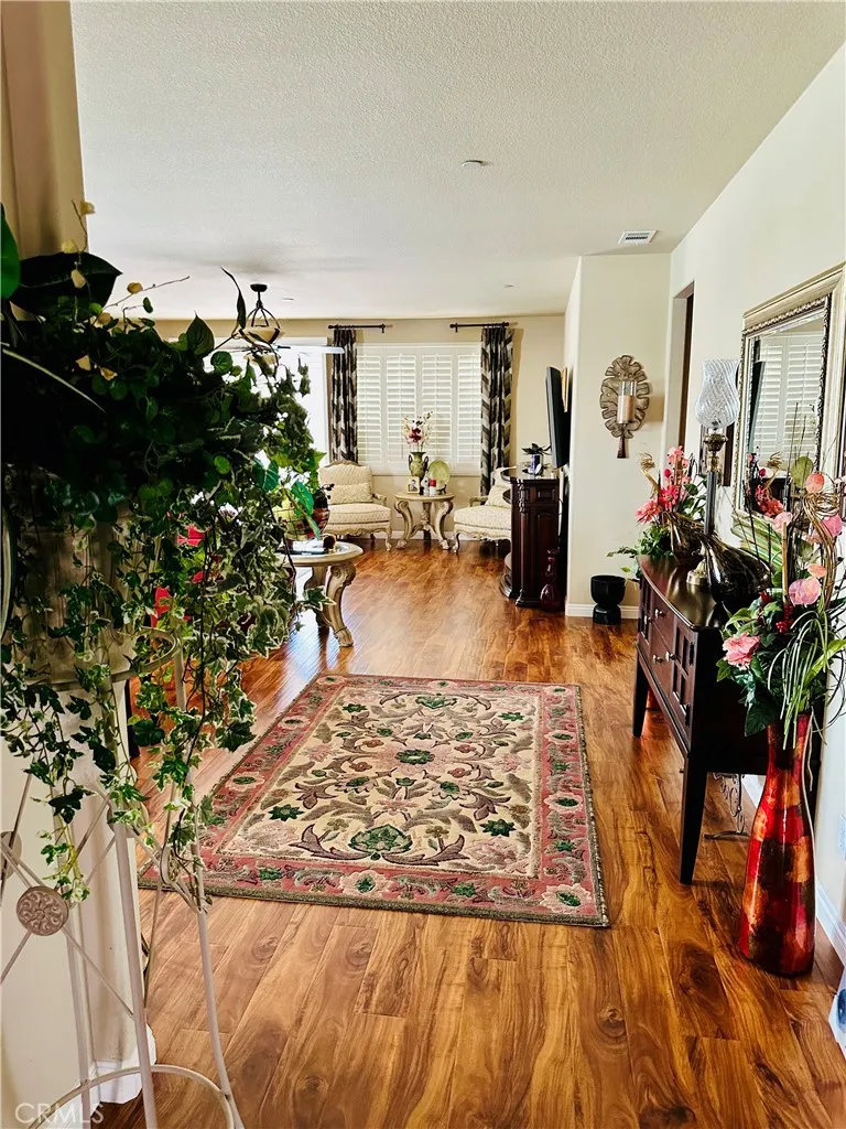19369 Glaslyn, Apple Valley, California 92308 home-pic-3