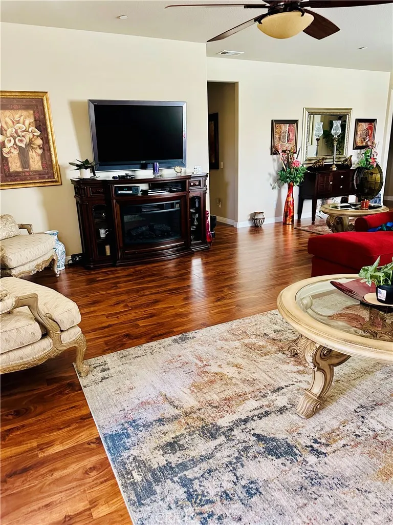 19369 Glaslyn, Apple Valley, California 92308 home-pic-6