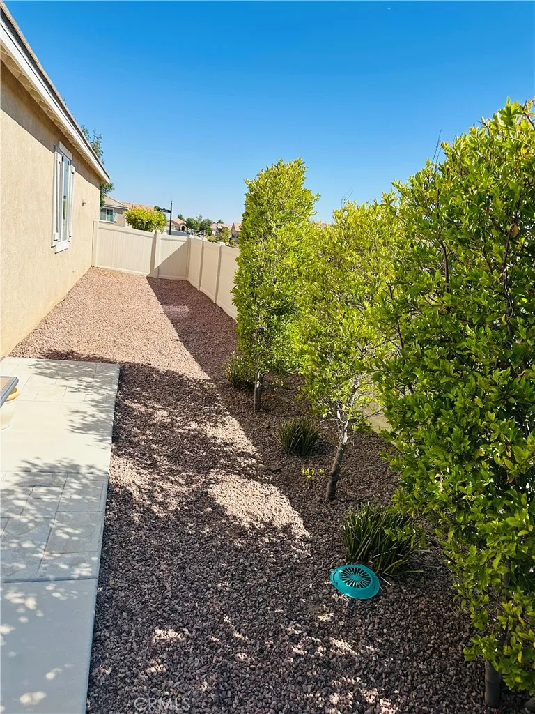 19369 Glaslyn, Apple Valley, California 92308 home-pic-23
