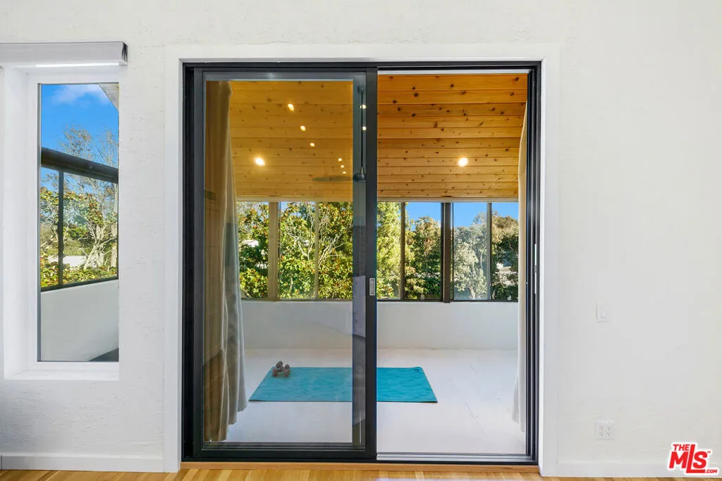 6649 Zumirez Drive, Malibu, California 90265 home-pic-40