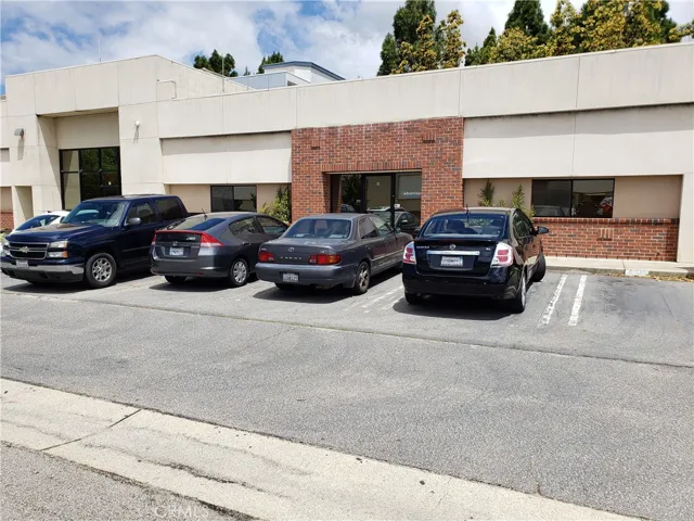 7 assigned parking spaces