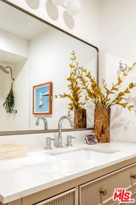 6305 Green Valley Circle 111, Culver City, California 90230 home-pic-18