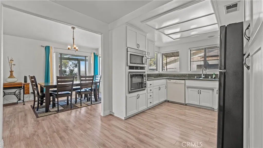 1747 Lomas Privadas Dr, San Bernardino, California 92404 home-pic-7