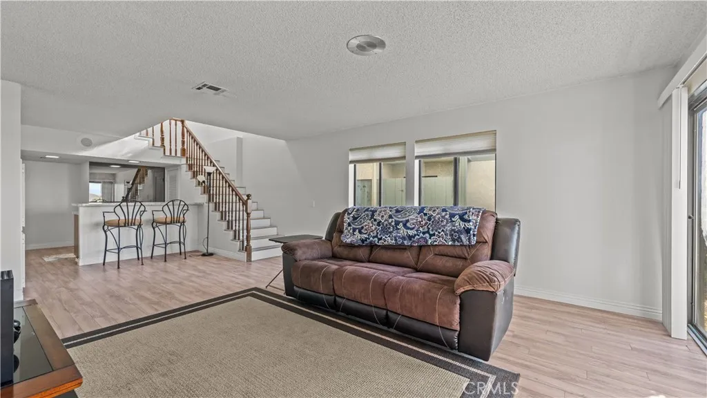 1747 Lomas Privadas Dr, San Bernardino, California 92404 home-pic-15