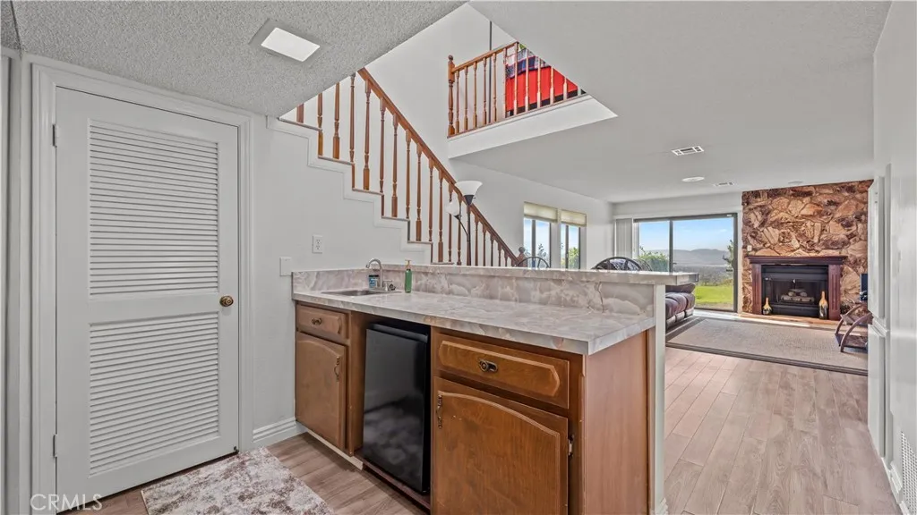 1747 Lomas Privadas Dr, San Bernardino, California 92404 home-pic-18