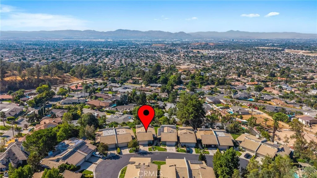 1747 Lomas Privadas Dr, San Bernardino, California 92404 home-pic-33