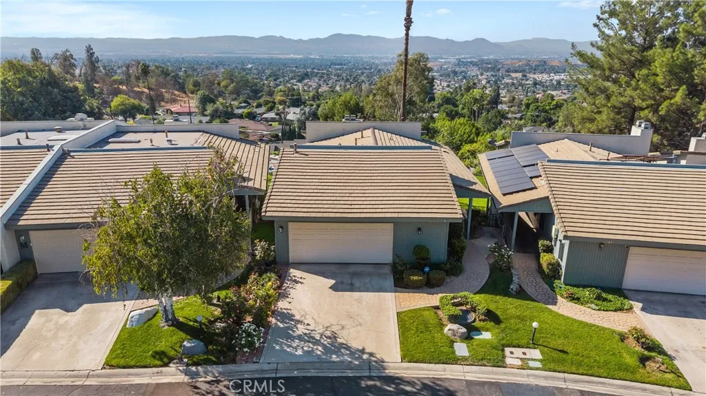 1747 Lomas Privadas Dr, San Bernardino, California 92404 home-pic-28