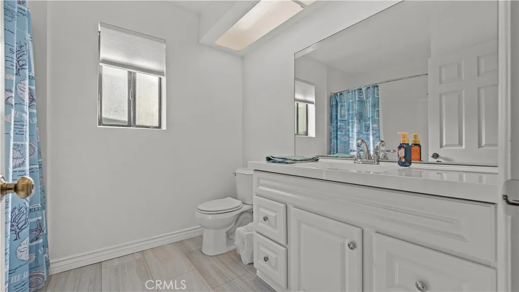1747 Lomas Privadas Dr, San Bernardino, California 92404 home-pic-12