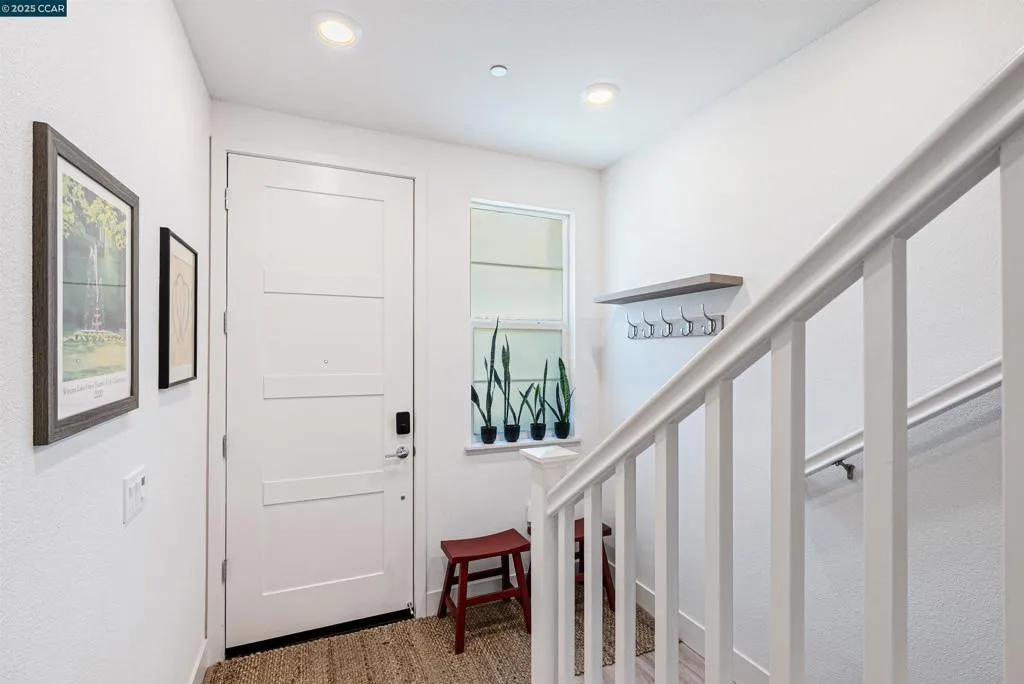 729 Delve Ct, Hayward, California 94544 home-pic-28