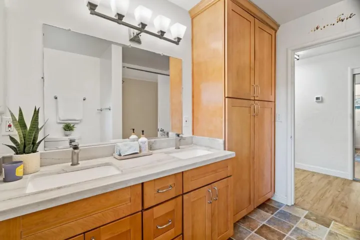 20141 Mendelsohn Lane, Saratoga, California 95070