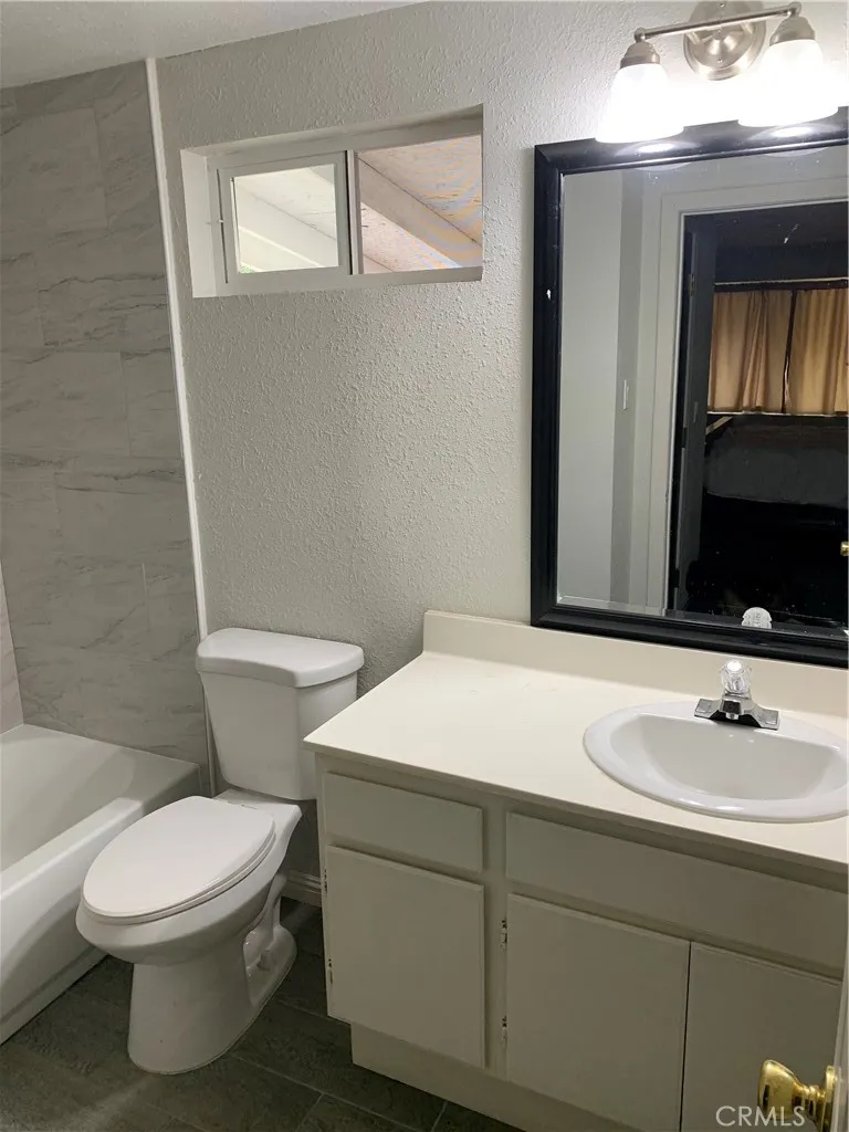20415 Myron St, Perris, California 92570 home-pic-15