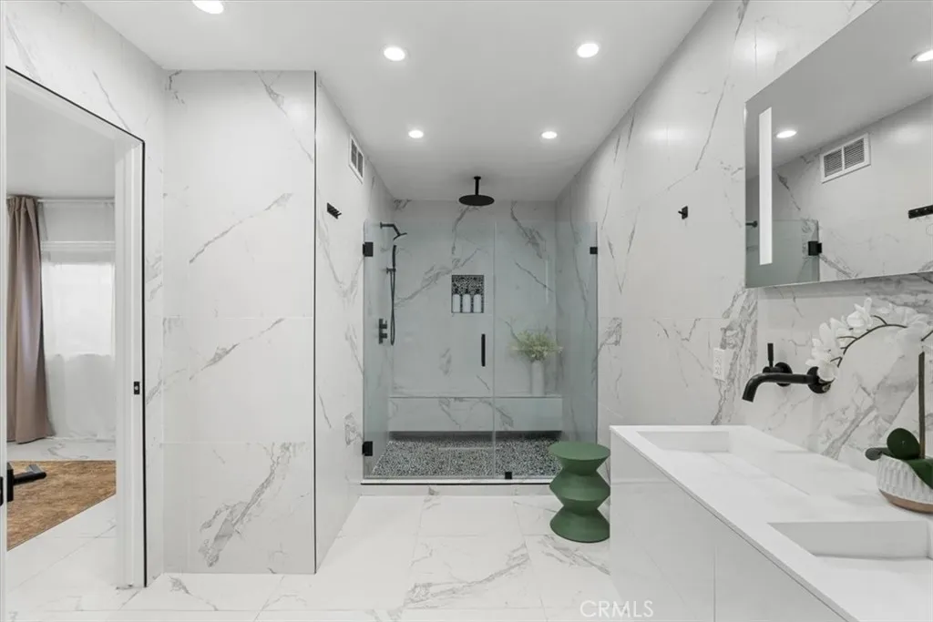 172 S Castellana, Palm Desert, California 92260 home-pic-33