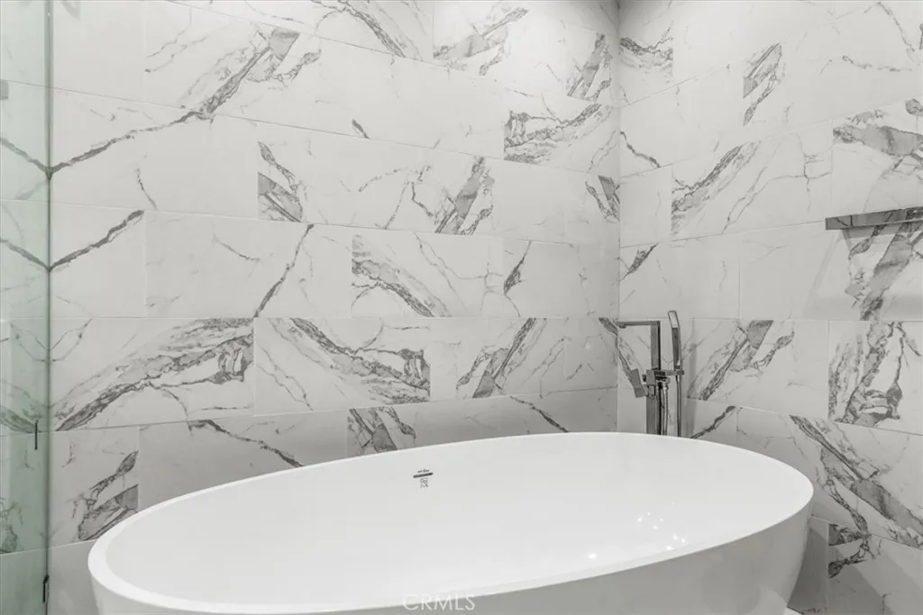 172 S Castellana, Palm Desert, California 92260 home-pic-29