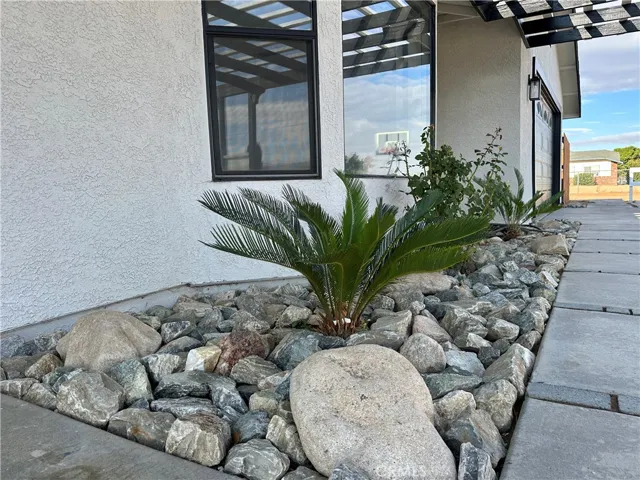 22355 Standing Rock Avenue, Apple Valley, California 92307