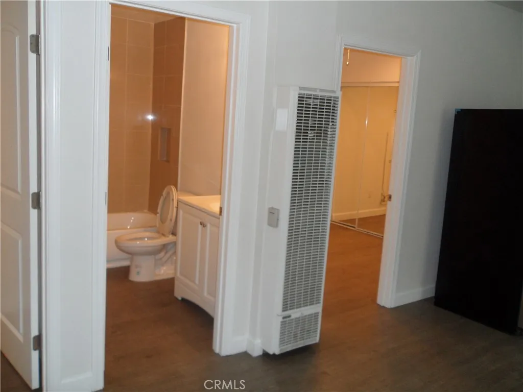 8763 S San Pedro Street, Los Angeles, California 90003 home-pic-23