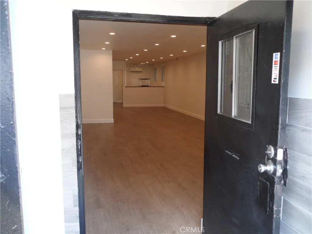8763 S San Pedro Street, Los Angeles, California 90003 home-pic-4