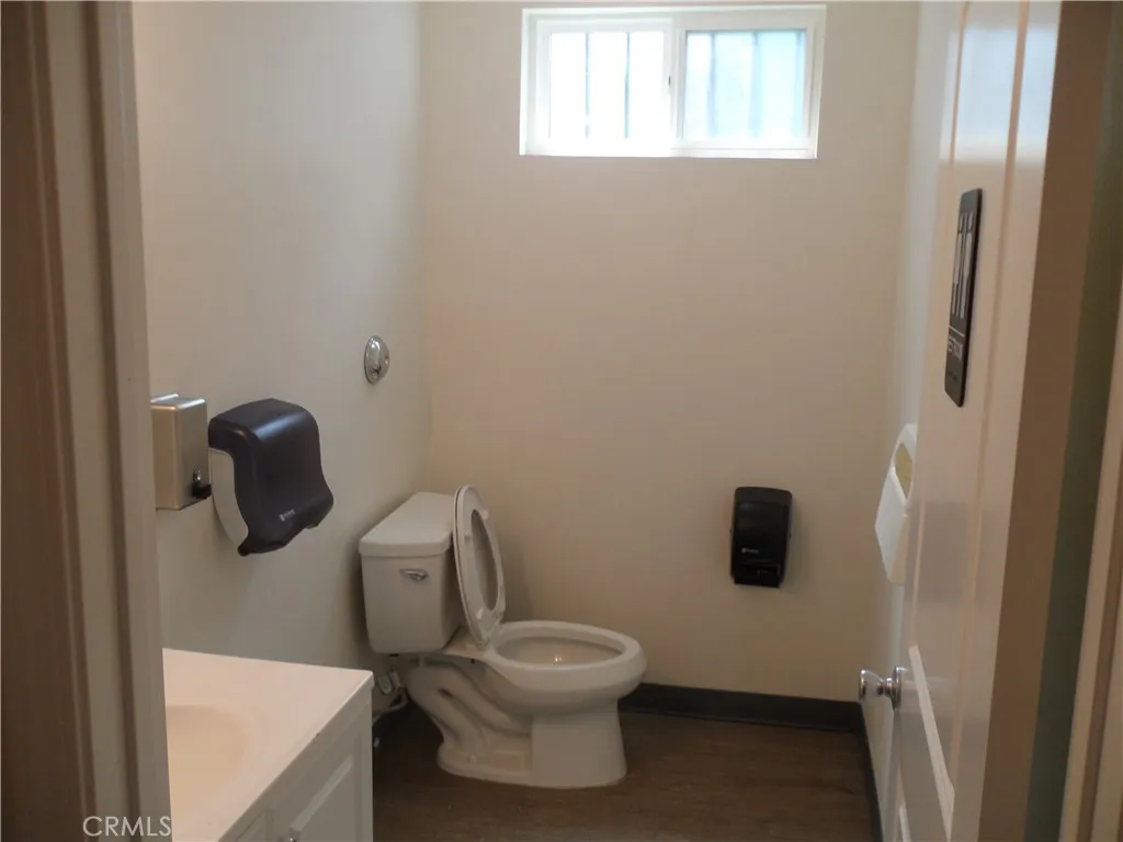 8763 S San Pedro Street, Los Angeles, California 90003 home-pic-14