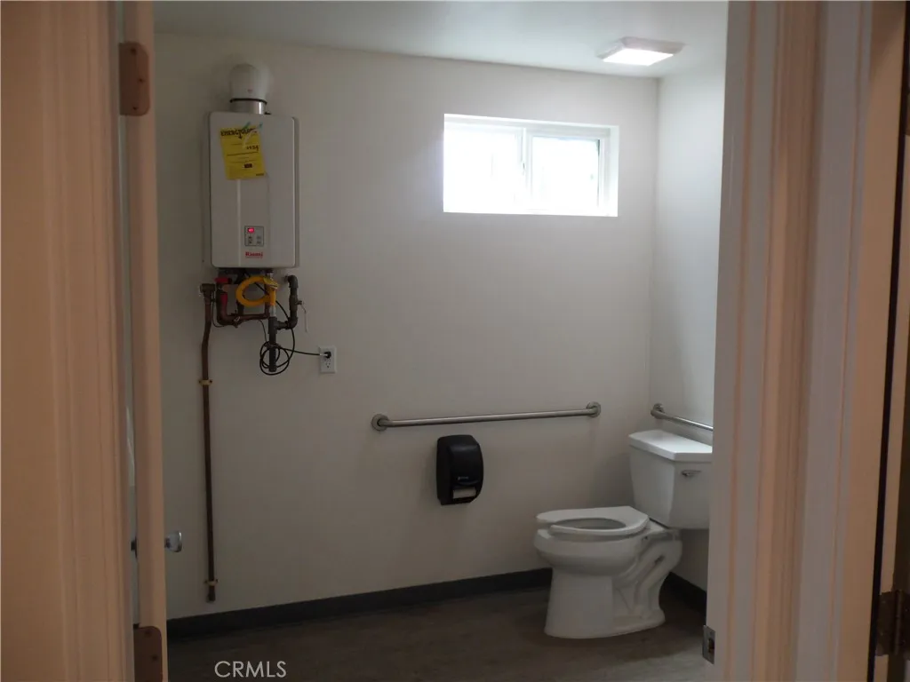 8763 S San Pedro Street, Los Angeles, California 90003 home-pic-11