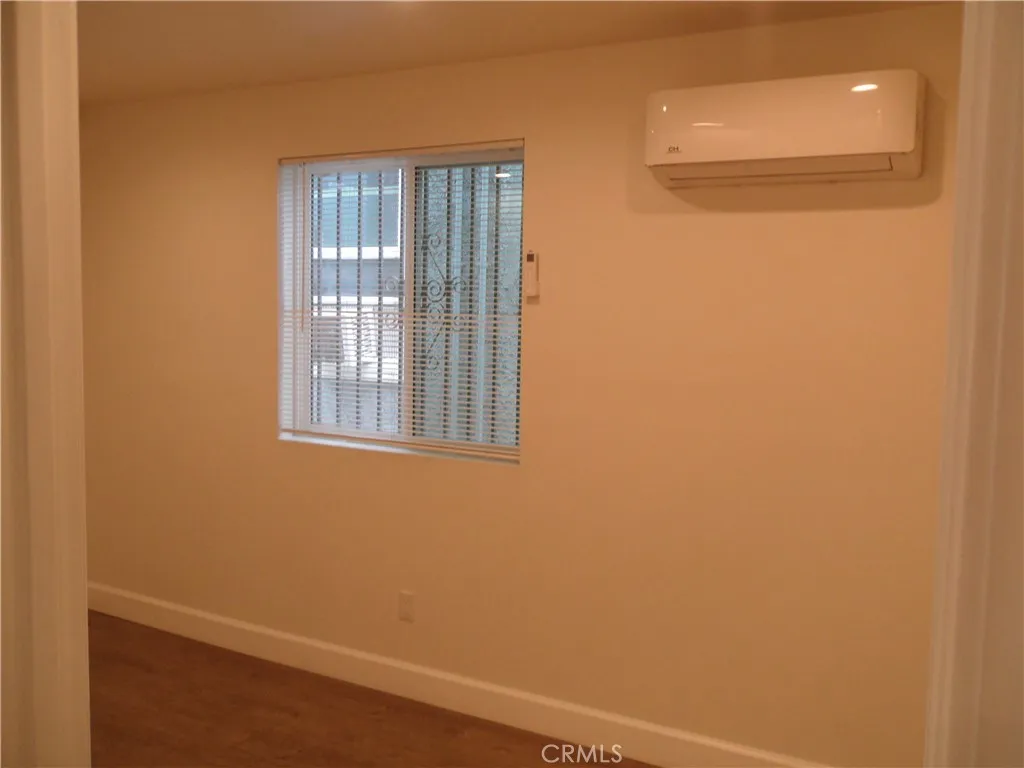8763 S San Pedro Street, Los Angeles, California 90003 home-pic-9