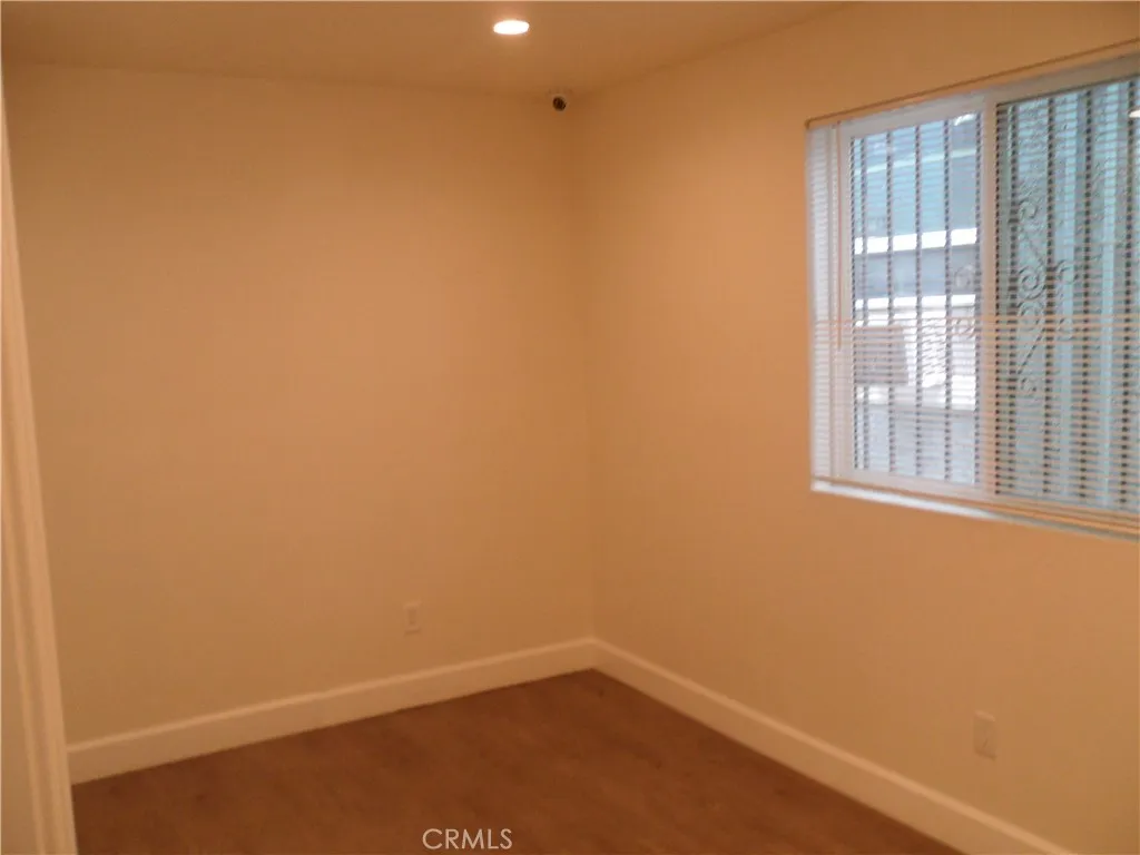 8763 S San Pedro Street, Los Angeles, California 90003 home-pic-10