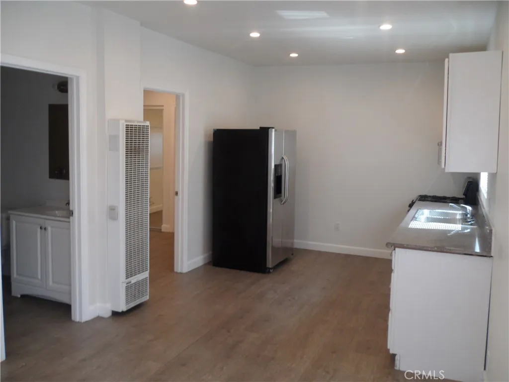 8763 S San Pedro Street, Los Angeles, California 90003 home-pic-16